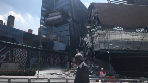 Colapsa estructura de plaza Artz Pedregal 