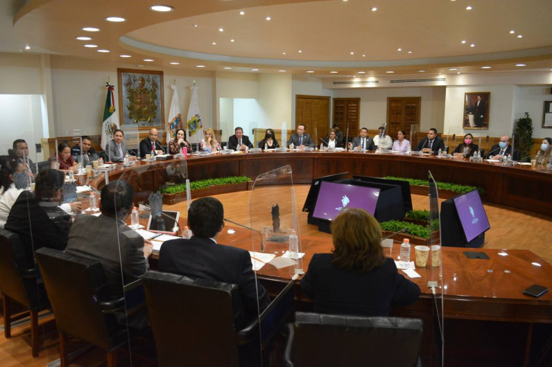 Reporta Obras Publicas deuda millonaria, vehículos inservibles, archivos perdidos y falta de mobiliario 