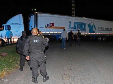 Piden informe por cadáveres encontrados en tráiler de Jalisco