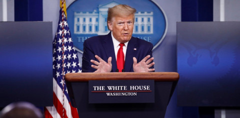 Donald Trump anuncia suspensión de migración hacia EU por COVID-19