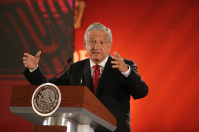Constitución, petróleo, todo esto y más, en conferencia matutina de AMLO