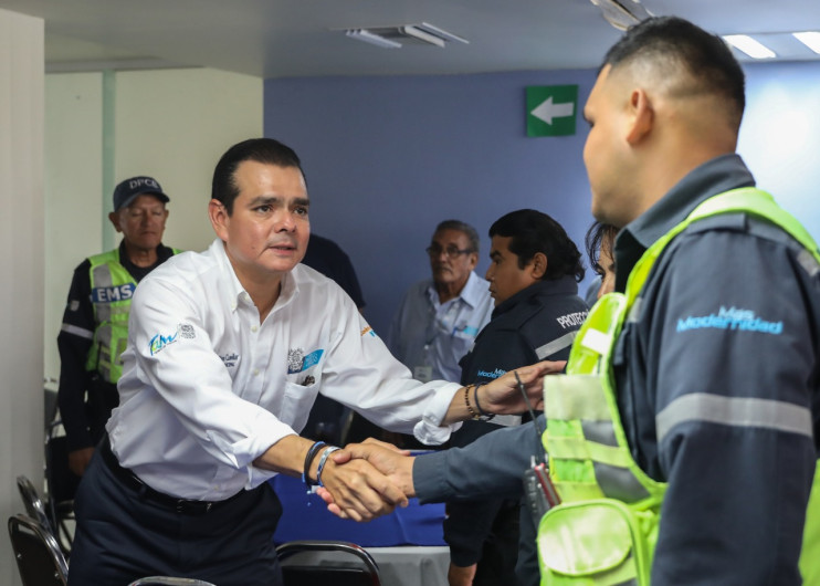 Festeja Rivas a elementos de PC