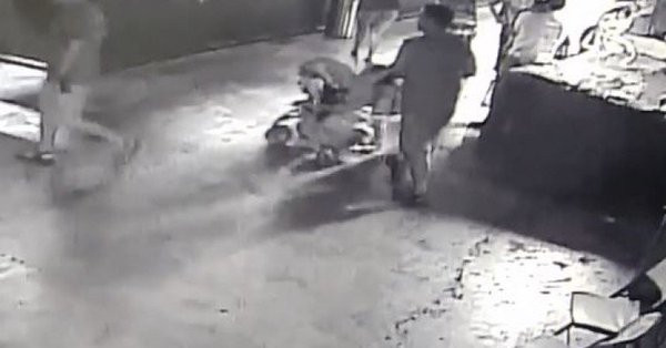 Hombre que robó tiburón de acuario en Texas asegura que quería salvarlo 