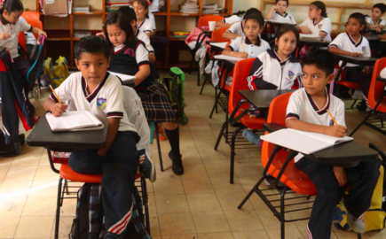 25 millones de alumnos regresan a clases