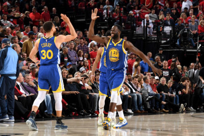  Warriors clasifican a su quinta final consecutiva