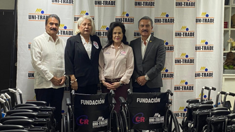 Reciben sillas de rueda para personas vulnerables 