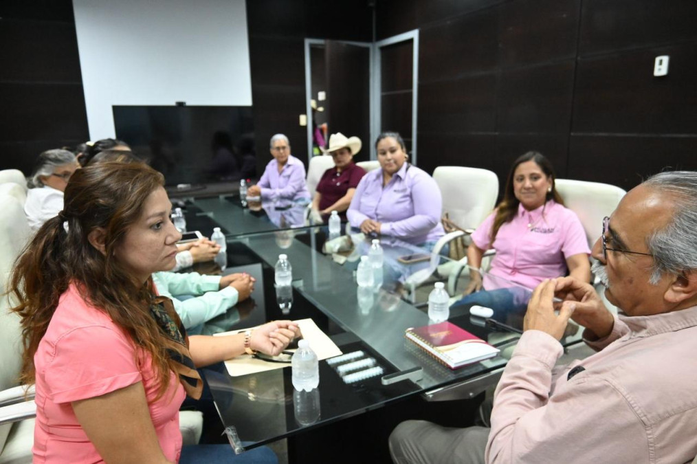 Se reúne secretario de Desarrollo Rural con mujeres ganaderas