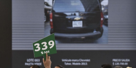 Gobierno hará  nueva subasta de vehículos de lujo