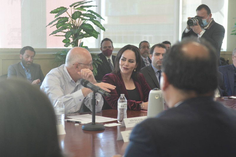 Presentan al embajador Ken Salazar anteproyecto del Parque Binacional 