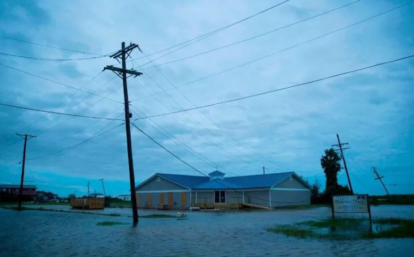 “Laura” se debilita rumbo a Arkansas