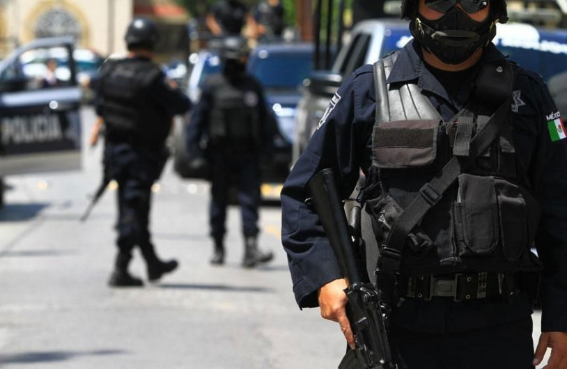 Hieren con acido a policía de Saltillo 