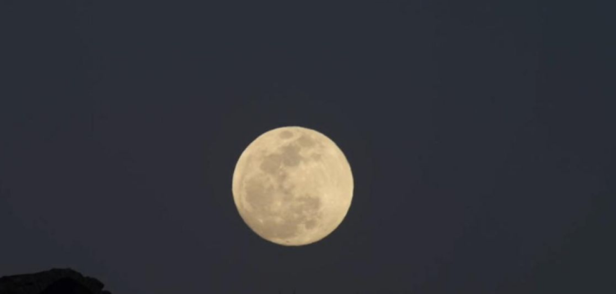 ¡Meteoritos a la vista! Se estrellan dos con la Luna