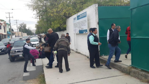 Maestros jubilados inician cobro de niño de fin de año 