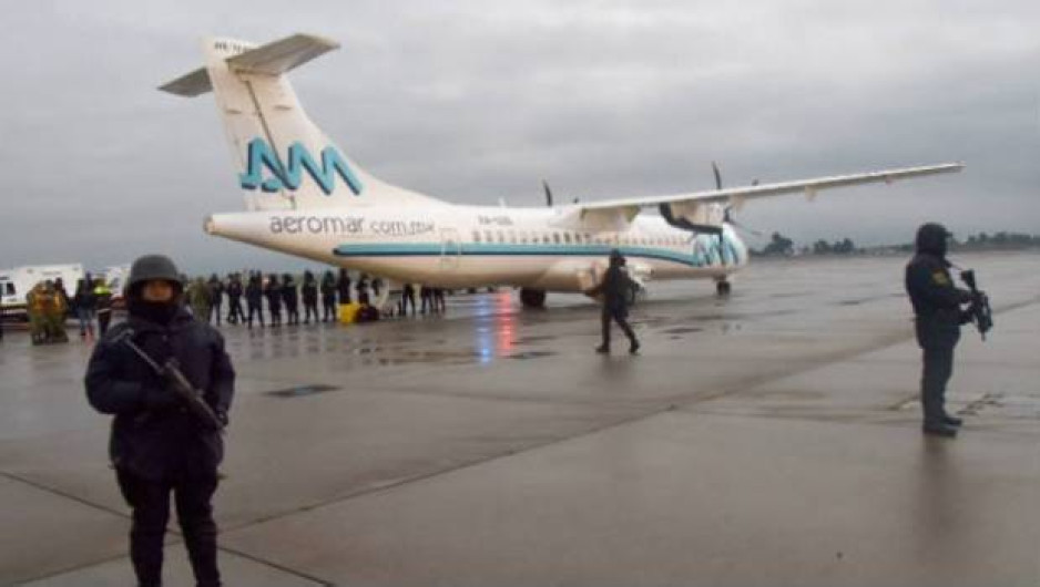 Trasladan a 128 reos del Edomex a las Islas Marías