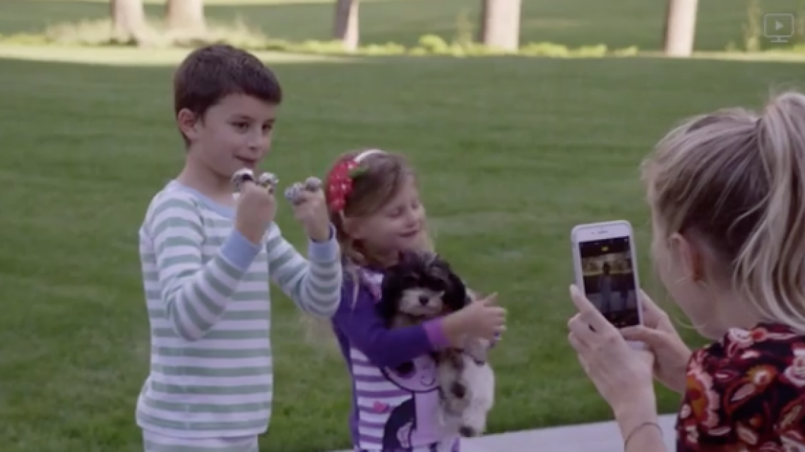 Brady asegura que negoció con su esposa para seguir jugando