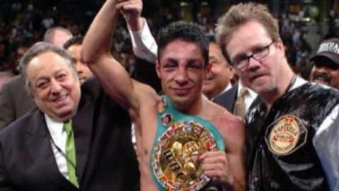 Muere Israel 'El Magnifico' Vázquez, el tres veces campeón mundial de boxeo