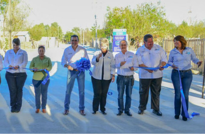 Entrega Enrique Rivas obras de pavimentación 