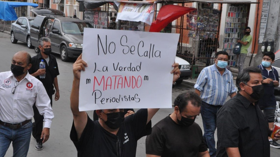 Marchan periodistas para exigir justicia por Tony de la Cruz 