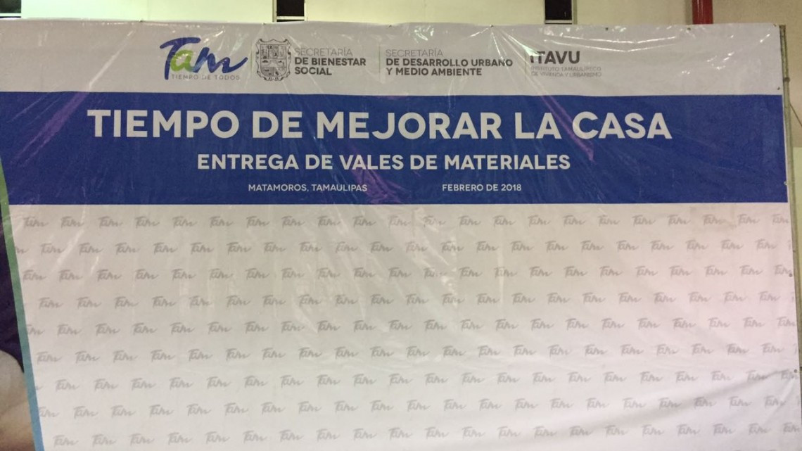 Entregan vales para mejorar las viviendas