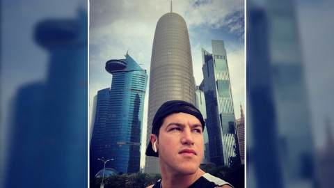 Senador presume sus fotos turisteando durante visita oficial a Qatar