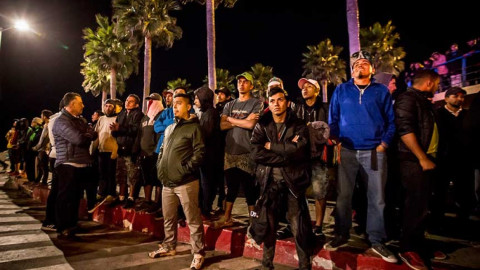 Residentes de Tijuana se enfrentan a migrantes