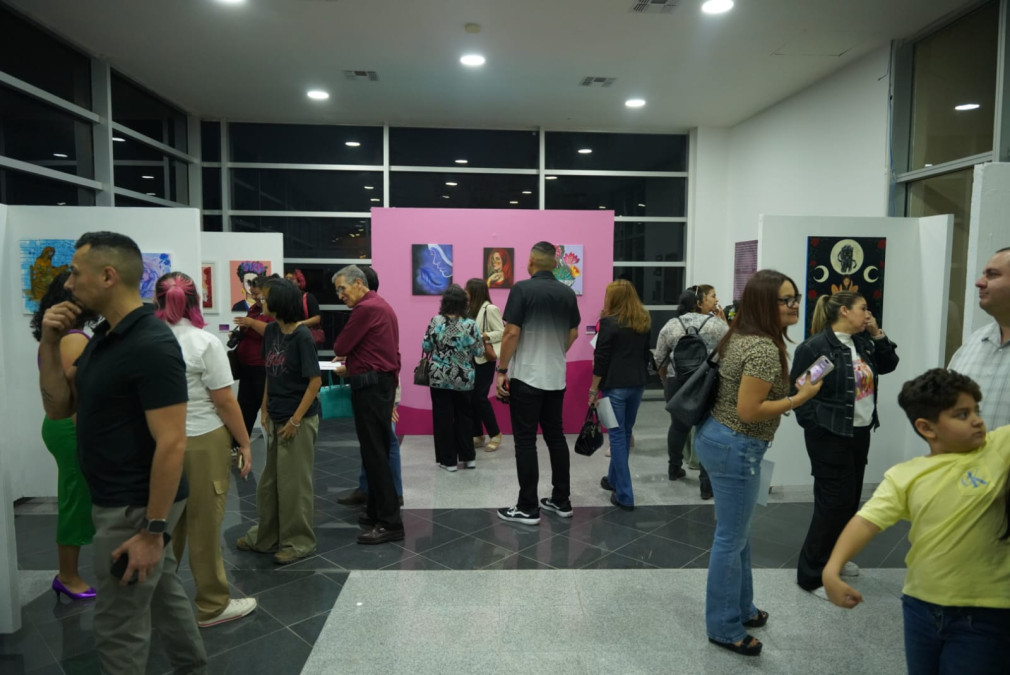 Inauguran exposición artística en honor al día Internacional de la Mujer