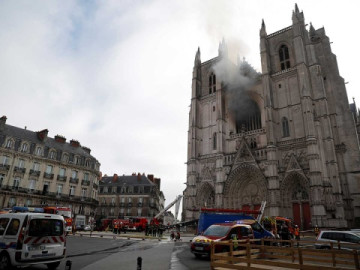 Es detenido presunto autor de incendio en catedral de Nantes