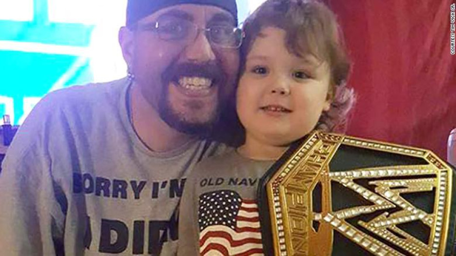 Roban regalo a pequeño enfermo, ladrones se arrepienten y lo regresan