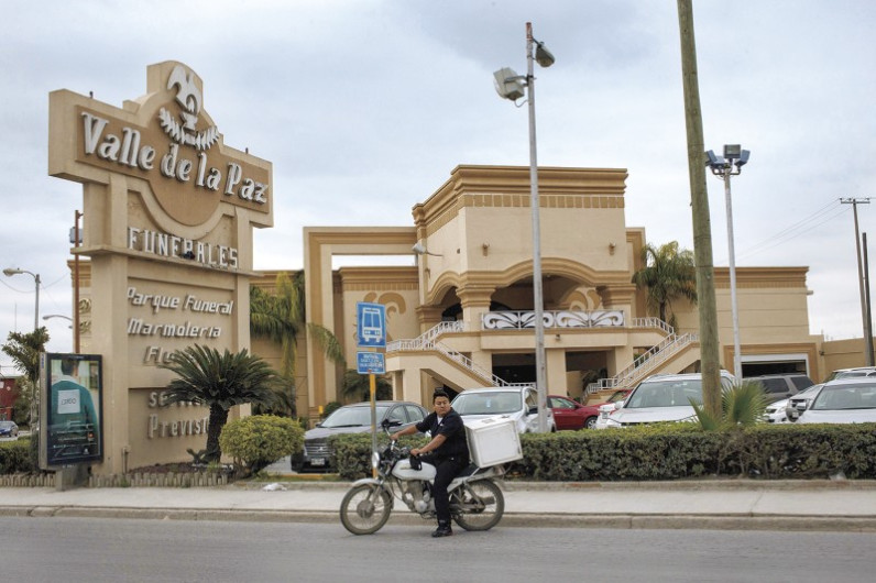 Funeraria en Reynosa da servicio gratuito a víctimas de COVID-19