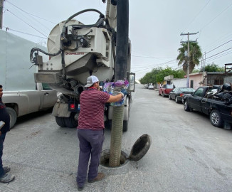 Atiende Gobierno de Reynosa reportes del drenaje sanitario