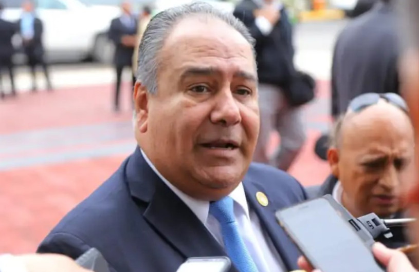 Juez ordena a auditor Espino iniciar entrega-recepción