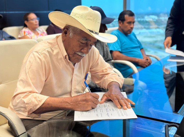 Paga Américo deuda histórica a ejidatarios de la 'Rumbo Nuevo'