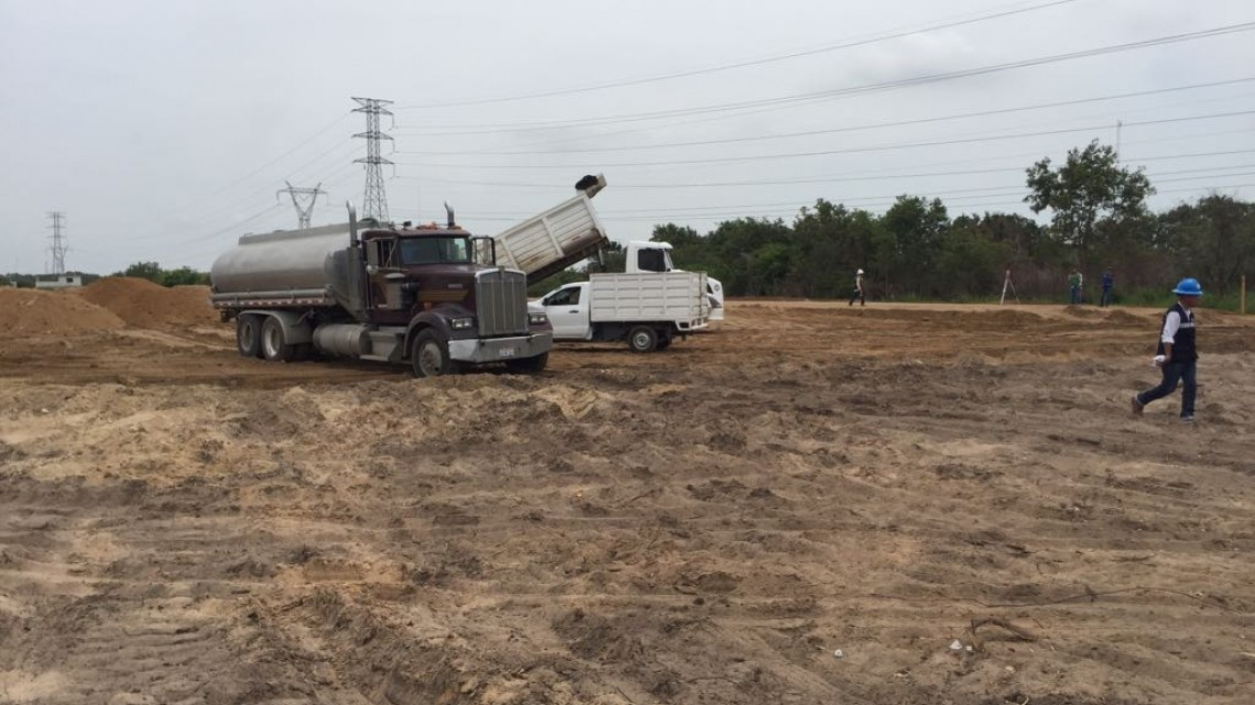 Empleo y derrama económica genera inicio de construcción de centro comercial