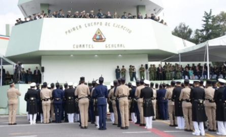 Fuerzas armadas dan lealtad a López Obrador