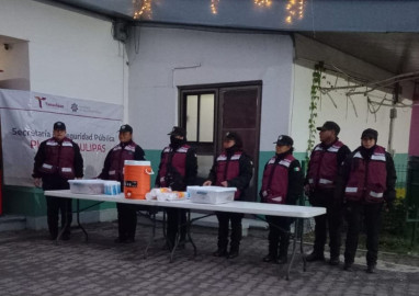 Entrega Guardia Estatal de Género alimentos y bebidas calientes a familias en hospitales de Ciudad Victoria