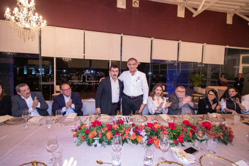 Respalda gobernador proyecto del rector Dámaso Anaya