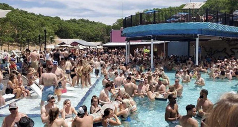 Pool Party causa indignación en redes sociales