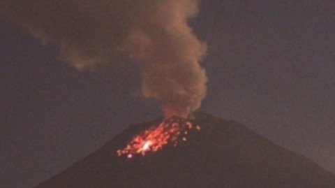 Volcán Popocatépetl registra ligera caída de ceniza