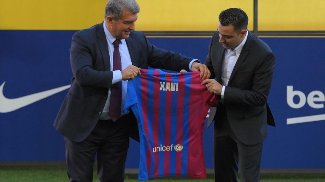 Así fue la presentación de Xavi con el Barcelona