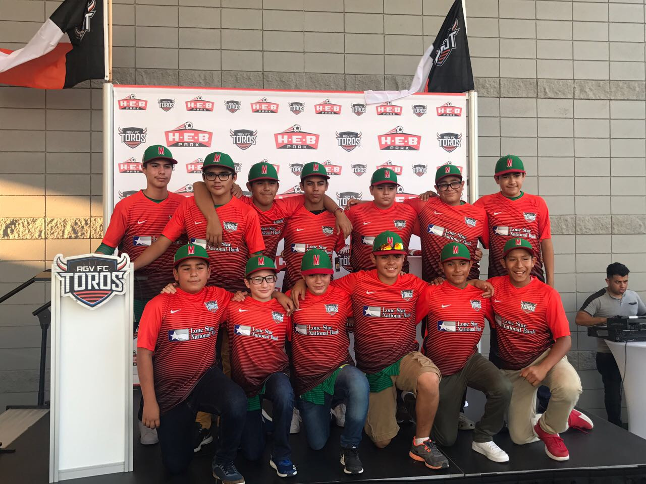 Festejan a la Treviño Kelly en HEB Park