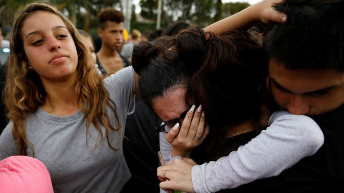 Sobrevivientes marchan por control de armas