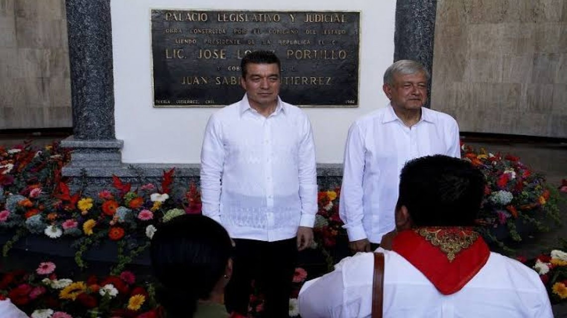 AMLO recibe Bastón de Mando en Chiapas