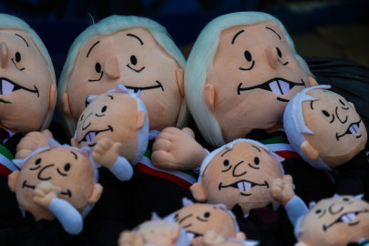 Simpatizantes muestran apoyo con "AMLITOS" al presidente en su Sexto y último Informe de Gobierno