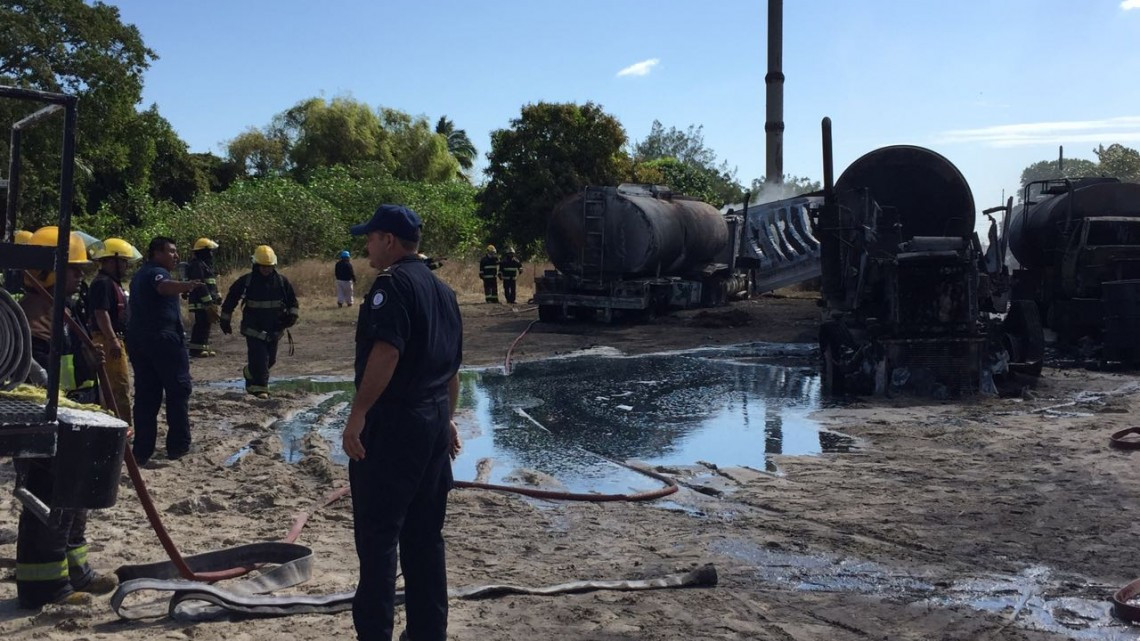 Vuelven a prenderse pipas con diésel en Callejón de Barriles