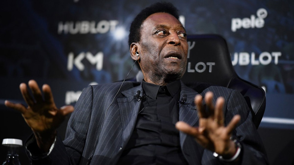 Hospitalizan a Pelé en París