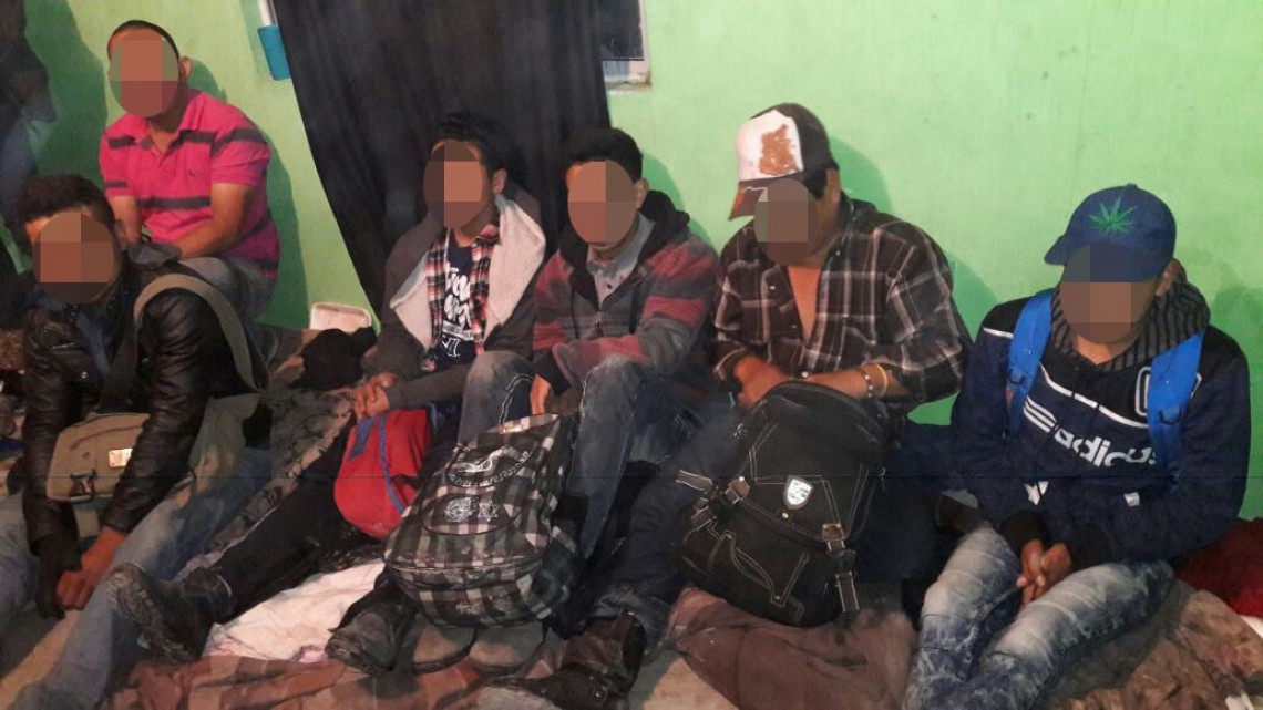 Rescatan a migrantes de una casa de seguridad en Matamoros