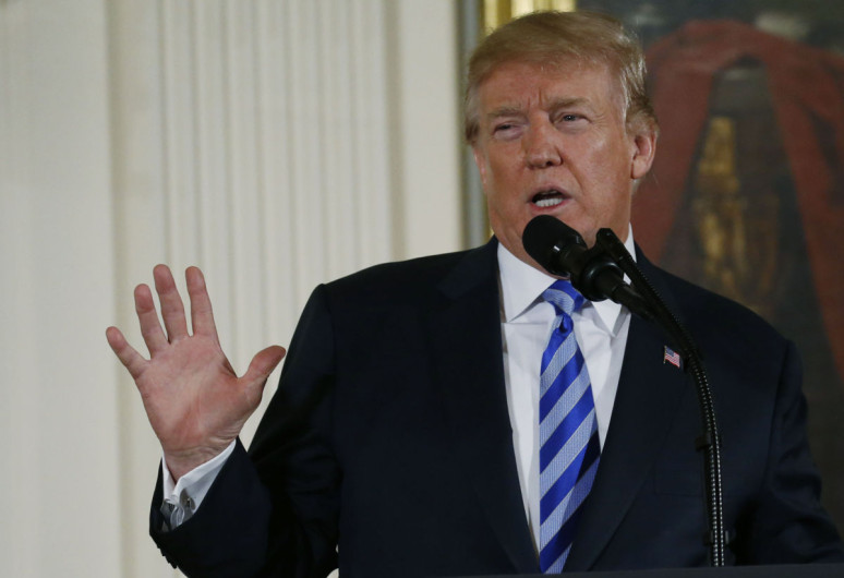 Trump aclara declaración de "armar" a profesores