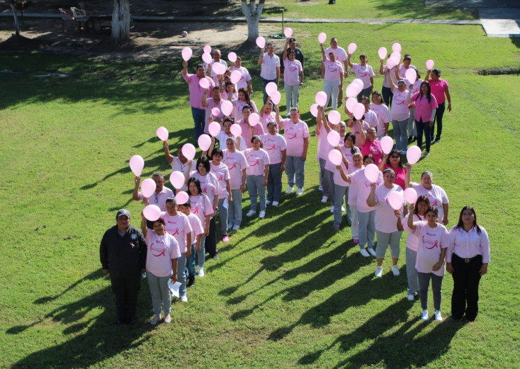 Reciben mujeres de CEDES pláticas y programas preventivos contra el cáncer de mama