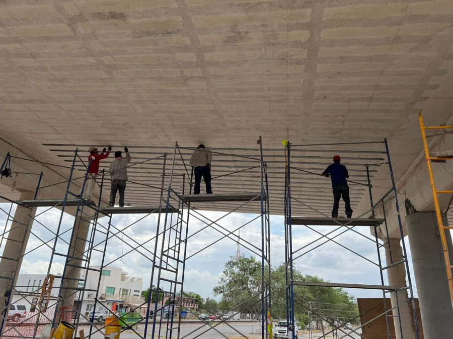 Avanza rehabilitación de Puente Elevado de la calle Emilio Portes Gil 