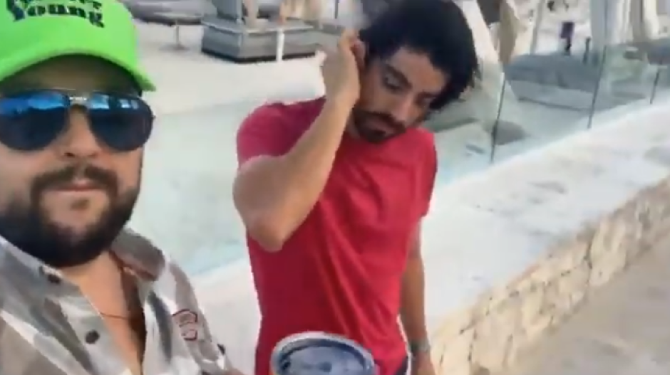 Fanático intenta provocar a Rodolfo Pizarro